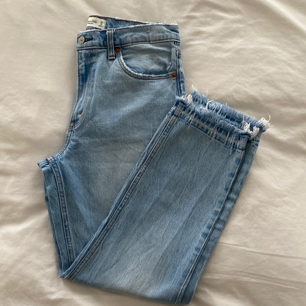 Abercrombie High Rise Mom Jeans. Sz. 29